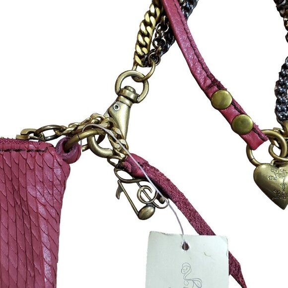 Rhythm and Rhymes Textured Sling Bag Purse Crossbody w/ Heart Charm Red‎ NWT - Picture 4 of 11